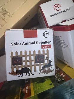Solar animal repeller