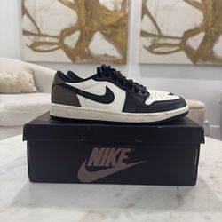 Jordan 1 Low Mocha Size 9 Used