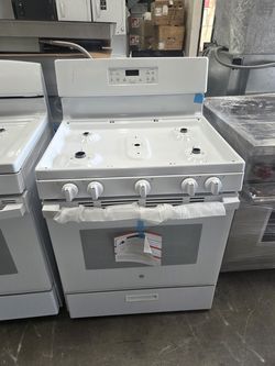 GE  5 burner gas range white new