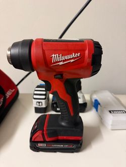 Milwaukee M18 Compact Heat Gun 2688-20 с батареей M18 REDLITHIUM CP1.5 Ah.