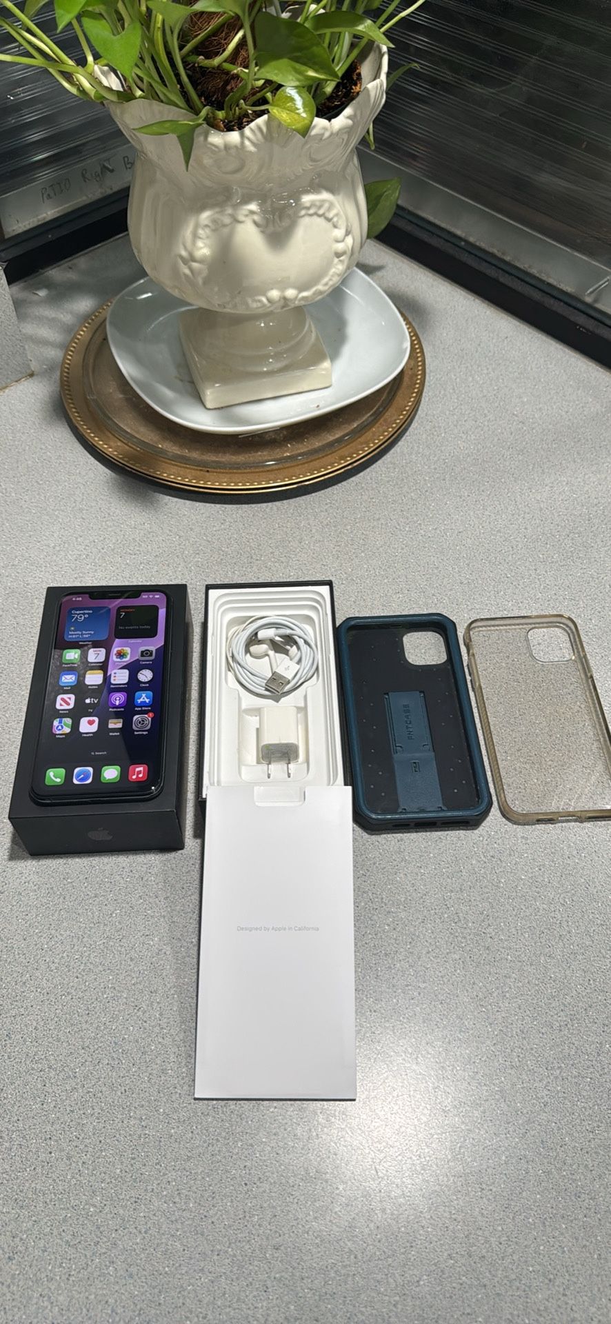 Apple iPhone 11 Pro Max 64GB Unlocked (Mint)