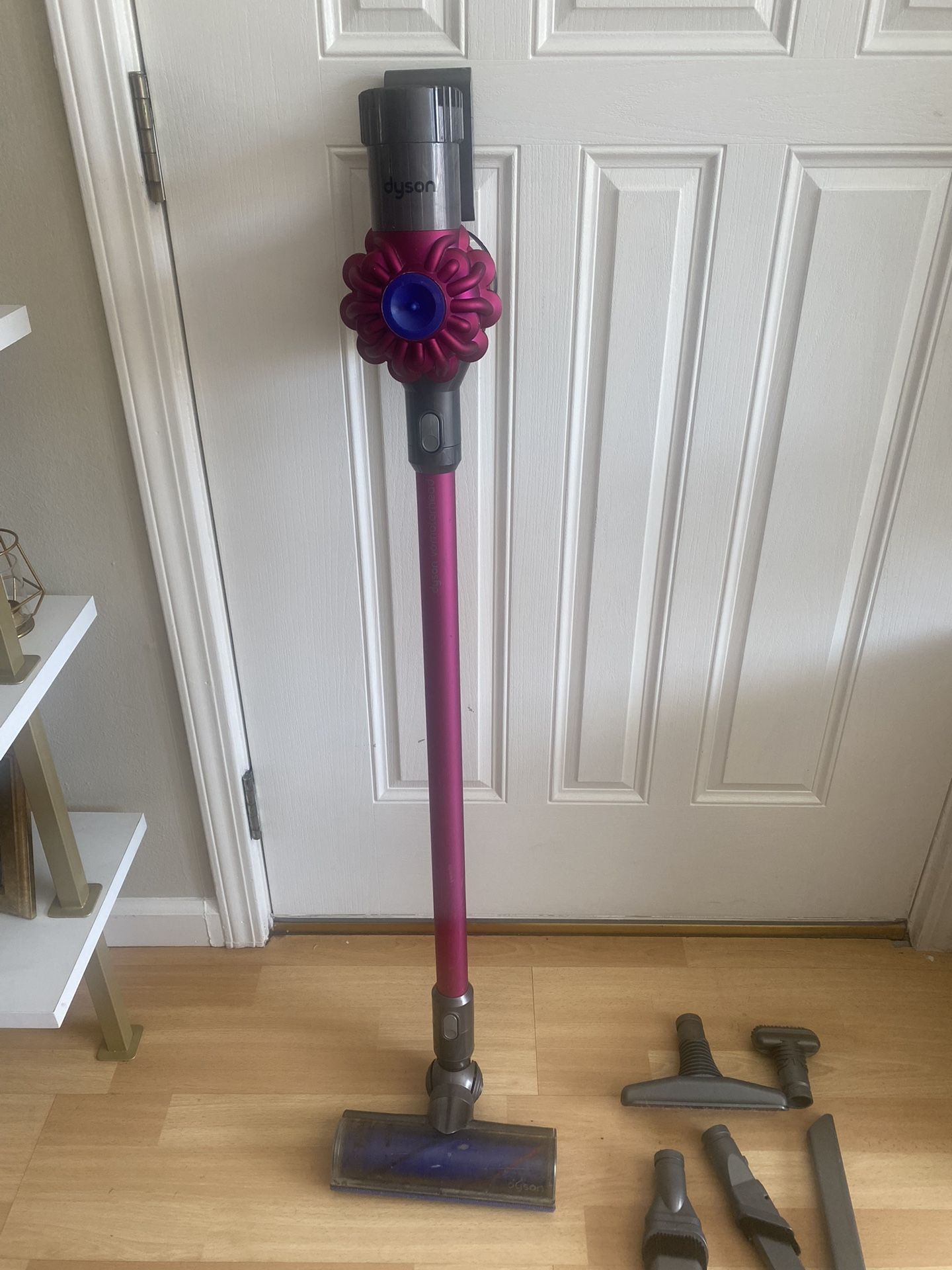 Dyson V6 Motorhead Cordless Vacuum 