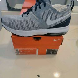 AIR MAX TYPHA 2 NFL DALLAS COWBOYS SIZE 12