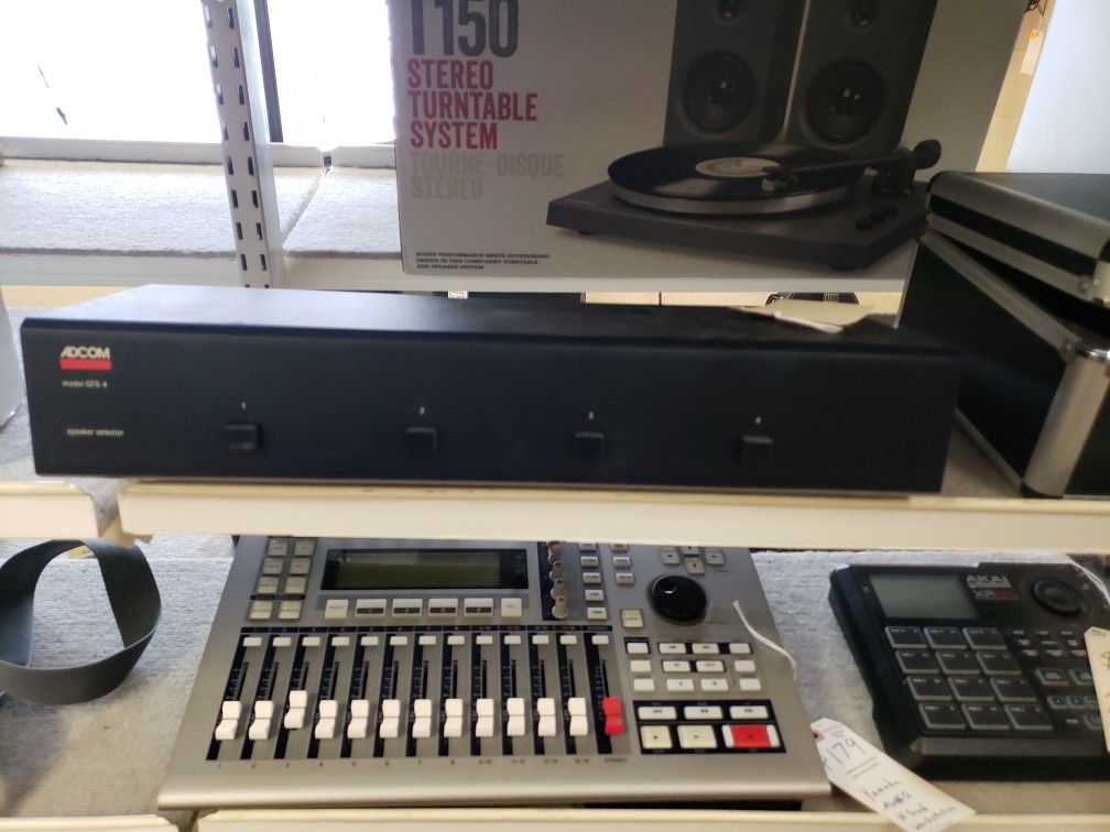 Adcom GFS 4 High Grade Speaker Selector