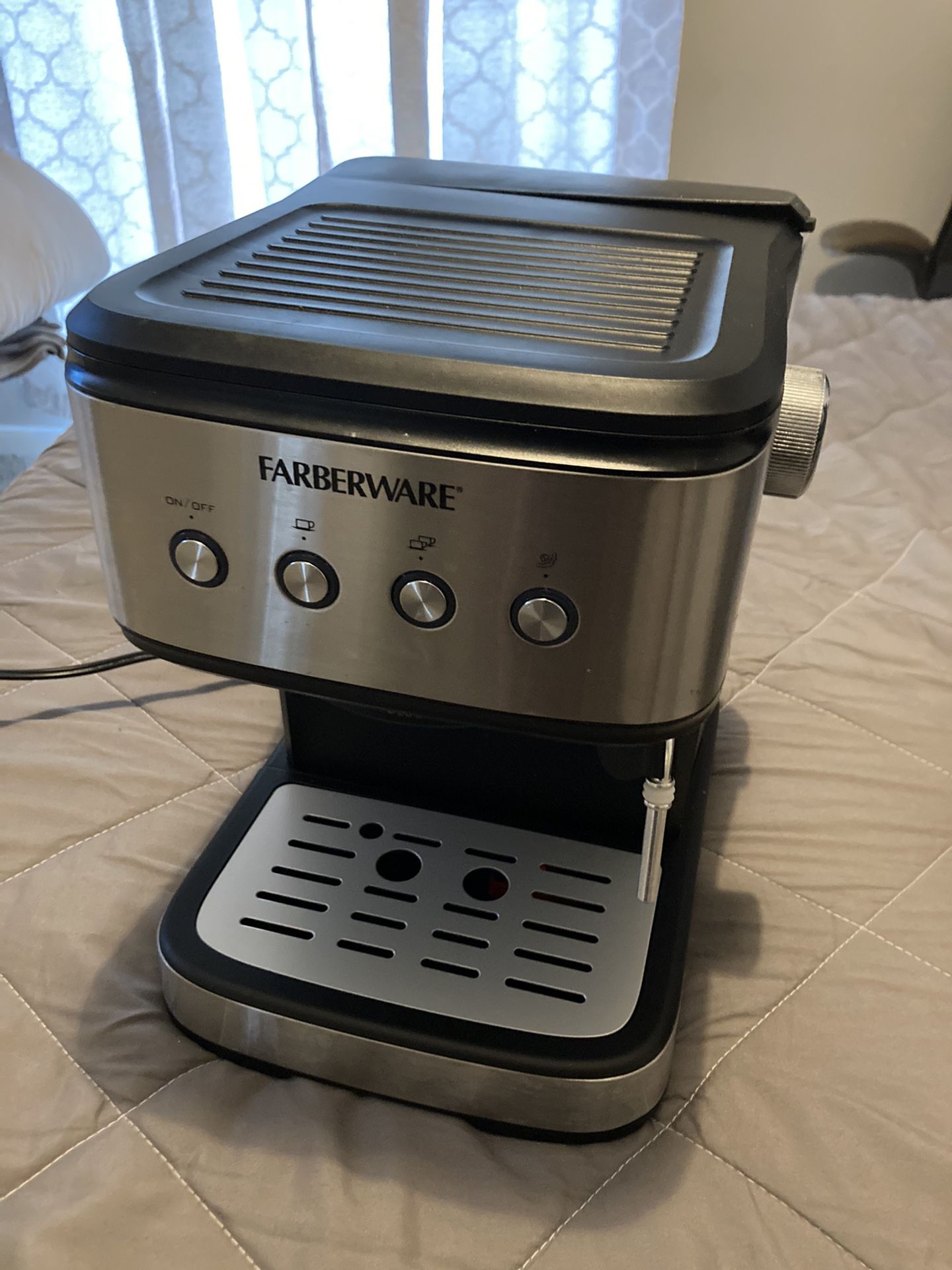 Farberware 1.5L 20 Bar Espresso Maker with Removable Water Tank