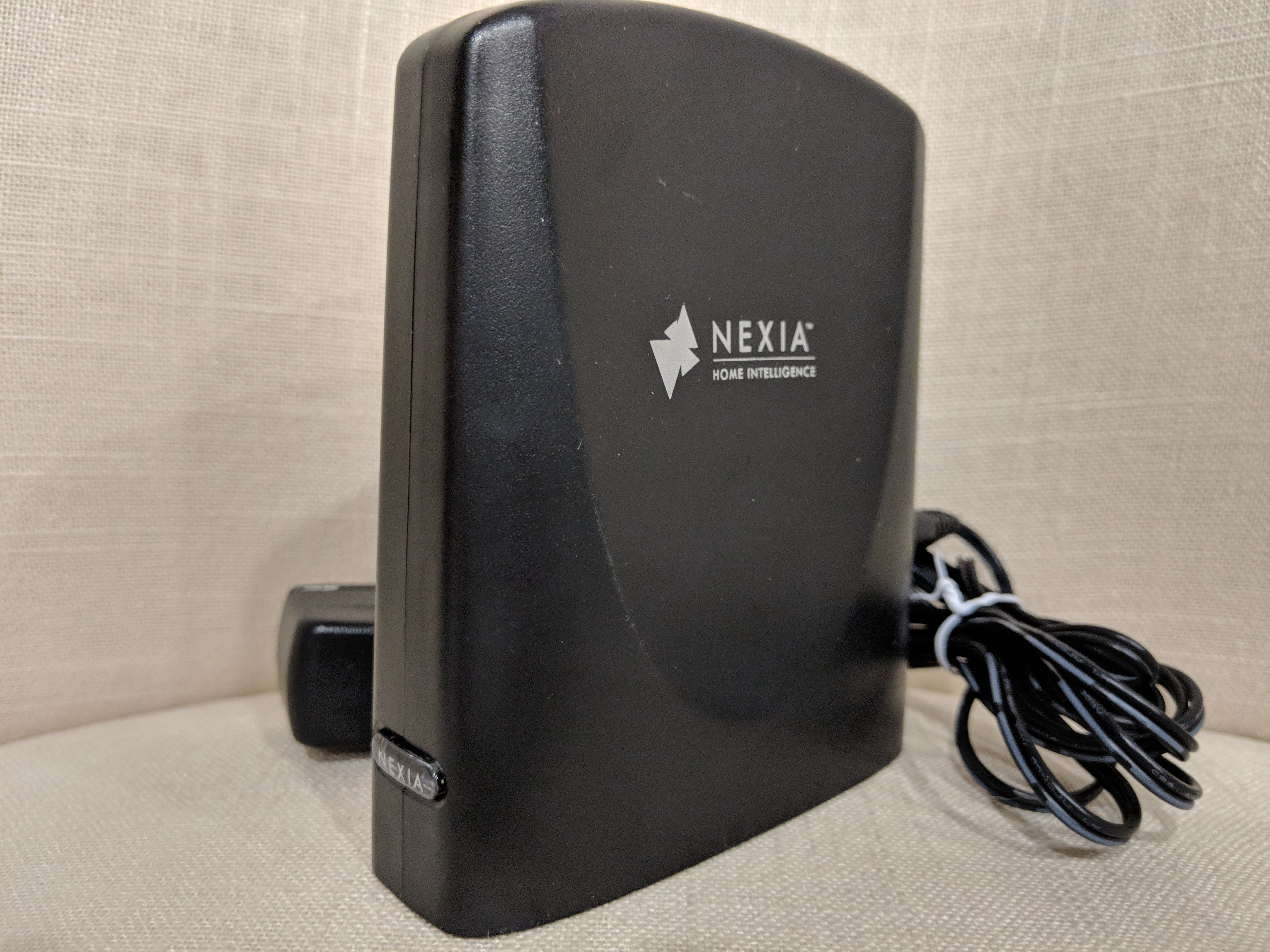 Nexia Home Intelligence BR-100 Z Wave smart hub bridge for home automation