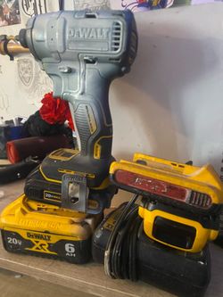 Dewalt impact driver 4x batteries charger