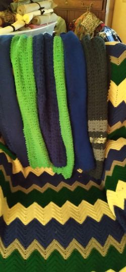 Vintage x modern Seahawks decore scarfs aftgan