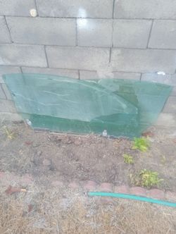 Good driver and passenger side windows for a 2001 Ford mustang