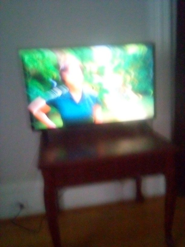 28' Smart Tv