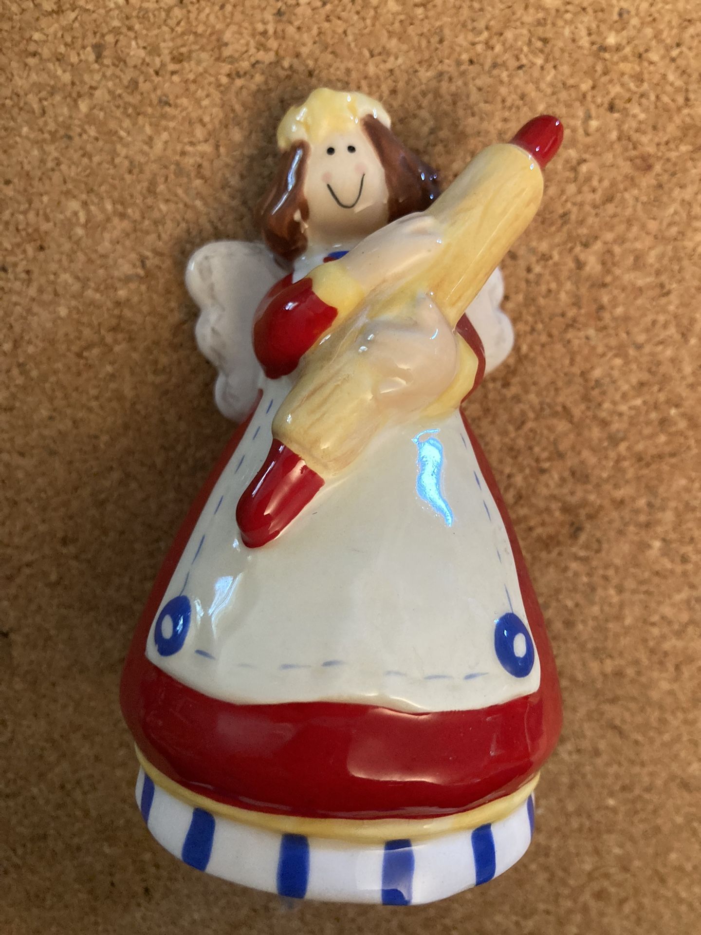 Vintage Gooseberry Patch Pie Vent - Angel that is wearing an apron & holding a rolling pin