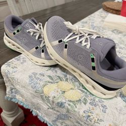 On Running Cloudsurfer Sneakers