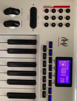 USB- AXIOM Pro 61 MIDI Controller