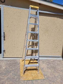 8ft Step Ladder 