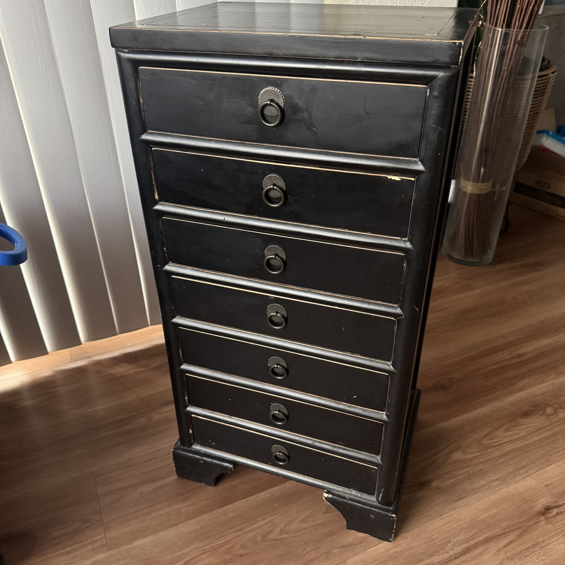 Vintage 7-Drawer Chest – Distressed Charm