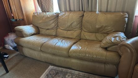 Couch (Free)
