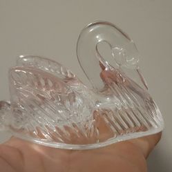 Small GLASS Swan Figurine * 3.75"x2"