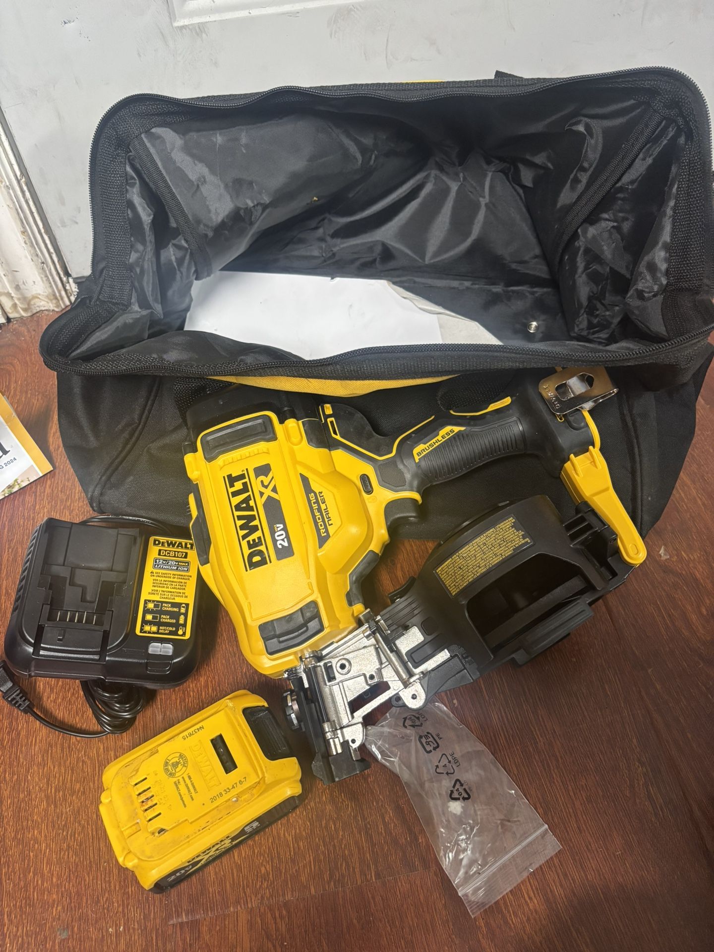 Dewalt Roofing Nailer Kit