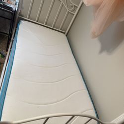 Twin Bed Frame (no mattress)