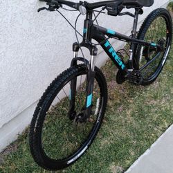 Trek Marlin 5 Mountain Bike