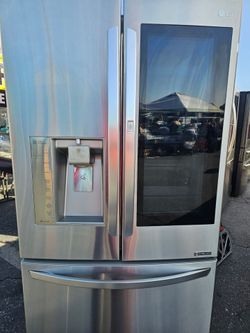 Counter depth LG refrigerator/3 months of warranty and free local delivery