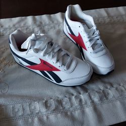 New Reebok Shoes Size 5