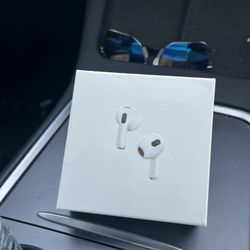  Apple AirPods (3rd Gen) Wireless Earbuds, Lightning Charging (Case Sealed)