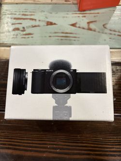 ZV-E10 Camera in White Bundle