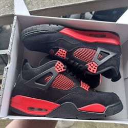 Jordan 4 Red thunder (Size 10.5)