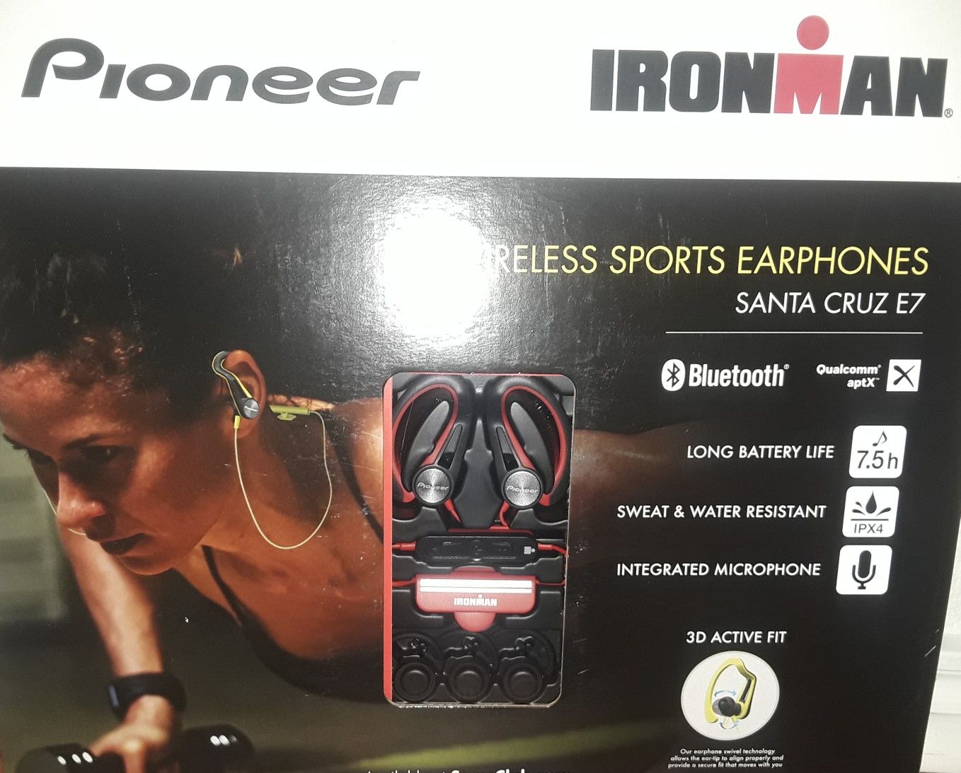 Bluetooth stereo headphones.