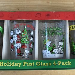 PEANUTS Snoopy Holiday Pint Glass 4-pack Set  