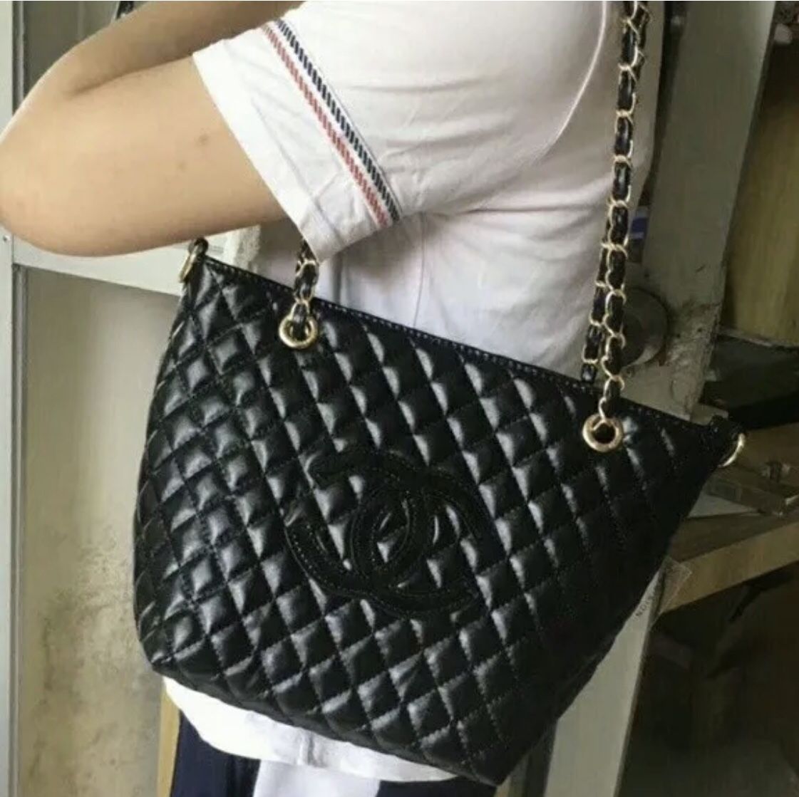 Offers ok! CHANEL VIP TOTE Quilted chain Bag Precision Beauty