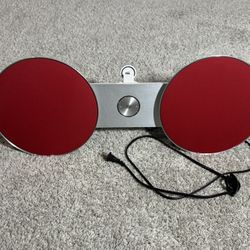 Bang & Olufsen BeoPlay A8 Speaker Dock – 30-Pin + Lightning Adapter