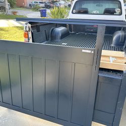 Pottery Barn Full Size Bed w/ Trundle