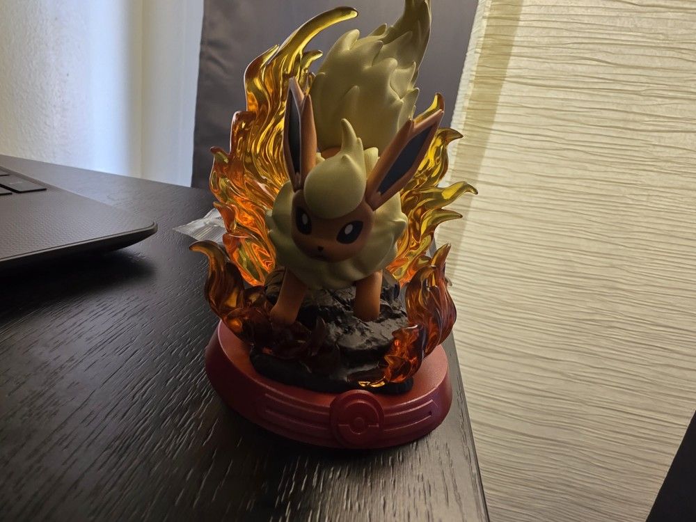 Flareon Collector's Display Figure 