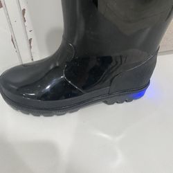 LIGHT UP RAIN BOOT
