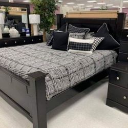 Bedroom Set 4-Piece Ready For Delivery QB, Dresser Mirror Nightstand