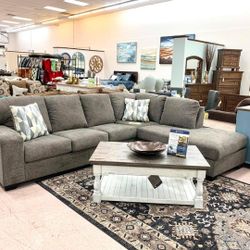 Dalhart Charcoal RAF Sectional /couch /Living room set
