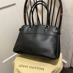 Louis Vuitton Passy Shoulder Bag GM Black Leather