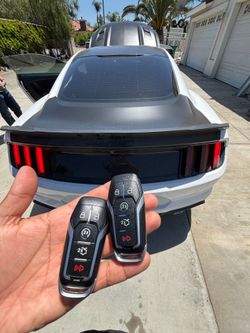 Car Keys N Remotes/ Llaves Con Control