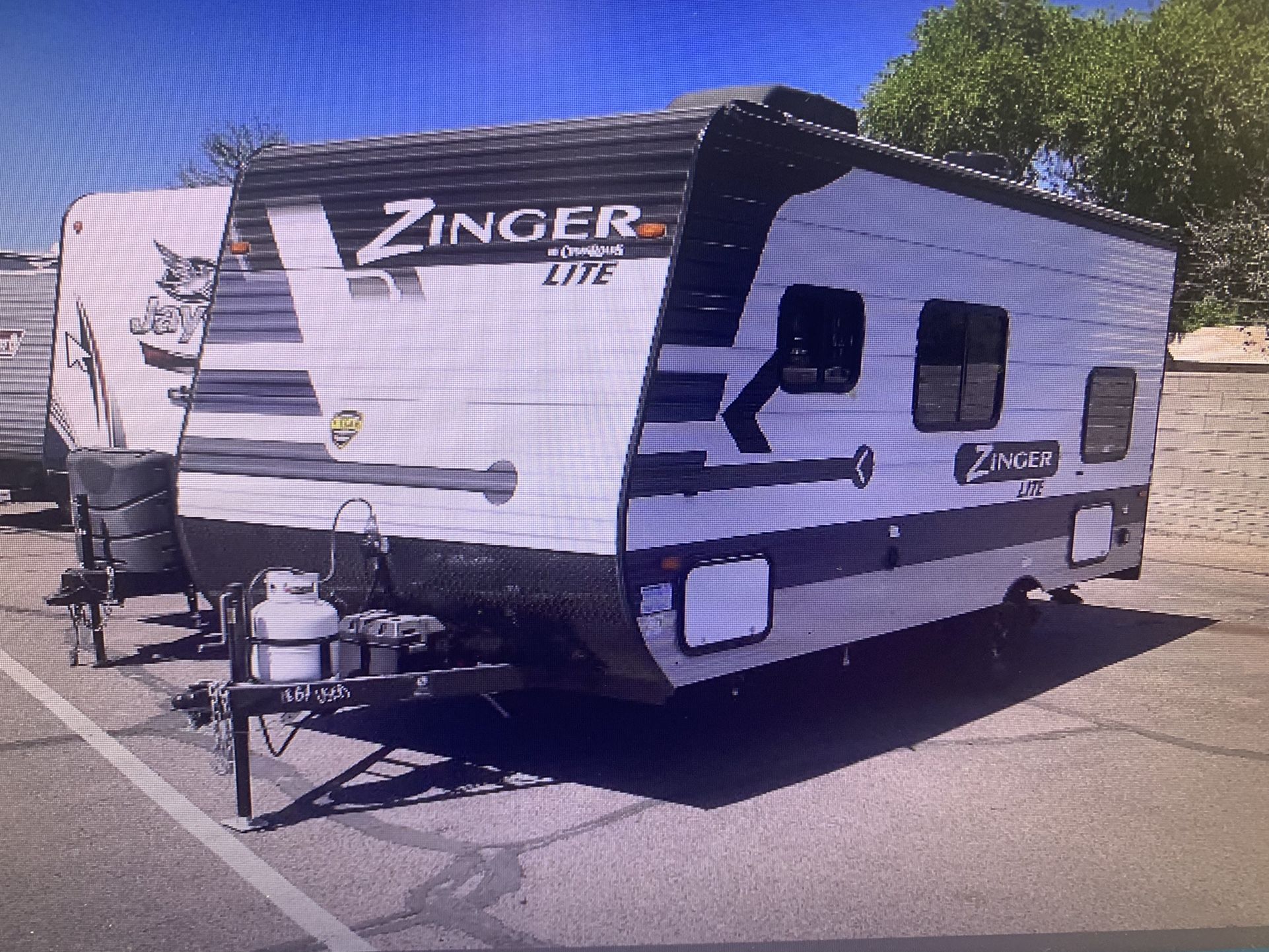 2022 CROSSROADS ZINGER 18ft BUNKHOUSE