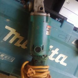 MAKITA GRINDER 