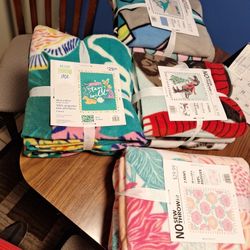 New  No Sew Throw Kits