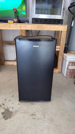 Galanz 3.3 Cu Ft Compact Refrigerator, Black One Door Mini Fridge, Energy Star for Apartment, Dorm, Office, Bedroom
