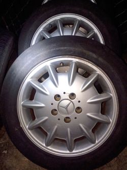 Four-16"- OEM-Alloy Mercedes rims and tires 225-55-16S