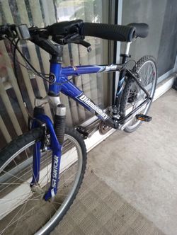 DIAMONDBACK Aluminum Bike