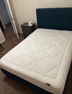 Full Size Mattress & Bedframe