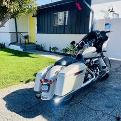 2022 Harley-Davidson Road Glide 107