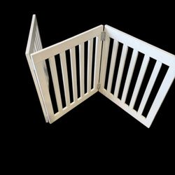 White Wooden Baby/Pet Gate – 3 Panels (Used)