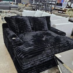 Brand New Cloud Couch. With Pillows 